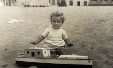 El niño y su barco-colecc. Lola Melián