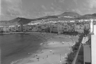 Vista de playa en 1960-colecc. Fernando Hernández Gil