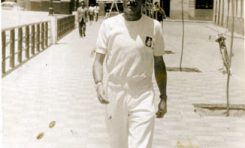 Tito Báez con el uniforme de conserje del Club Victoria-colecc. Juan Báez Quevedo