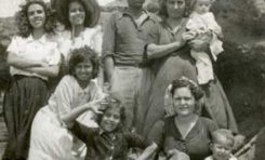El abuelo Sosa con sus amigos y familia en el Confital-decada de los 30