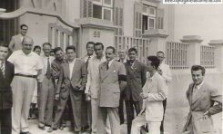 El Sr. Cavani, Director de Italcable con sus empleados en los años 40-colecc Marion Cavani
