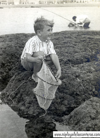 Gonzalo Melián de pesca en la barra, 1947.