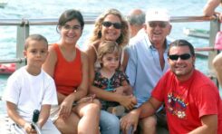 La familia de Mª Carmen pasando el día en la playa