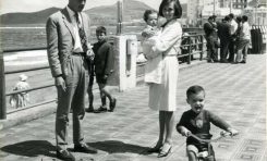 Totoyo MiIllares con su familia en 1964-colecc. Yuri Millares
