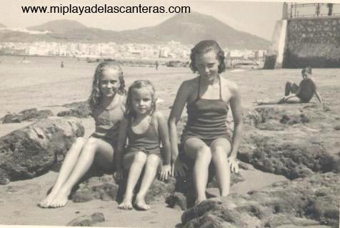 Mapi Marrero Henning, Margarita Correa Beningfield y Maria Mercedes Marrero Henning.-1950-