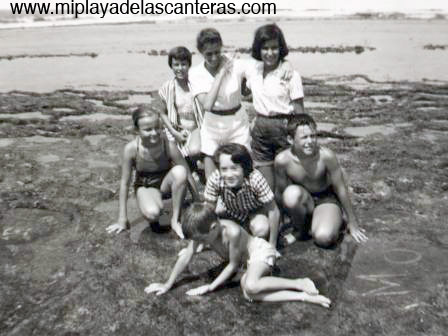 En la Barra Grande-1957- De izquierda a derecha: Piluca Vidal, Rosarito Hernández y Maisa Vidal. Delante: Margarita, Pepi Juan Marrero y Miguel Alonso.  Delante del todo: un hermano de Rosarito Hernández.