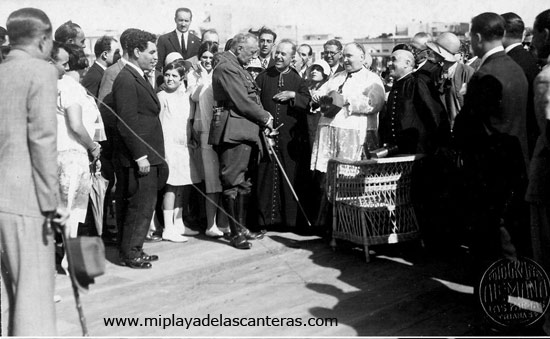 Primo de Rivera de visita a la playa de Las Canteras. Agasajo abordo del buque Sensat- 1928-.