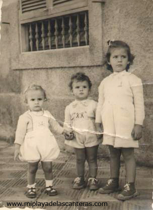 Margarita Correa Beningfield, Mechi y Cheli Naranjo Massanet. Playa Chica 1947.