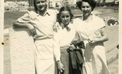 Kika Andersen con el uniforme del colegio Viera ( 1951)- colecc. Familia Andersen.
