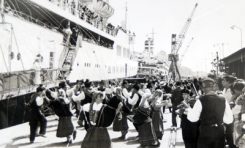 Ambiente con la llegada de cruceros en el Puerto de La Luz, sobre 1965- colecc. Real Club Náutico de G.C.