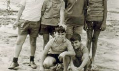 Entre otros Cipri, Alberto, Gabriel y Josue en La Playa chica-1964- . Colecc. Familia Herrera.