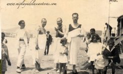 Manuel Navarro Días con toalla recogida en su brazo izquierdo.- Sobre 1925- colecc. Familia Navarro-Millares.
