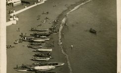 Postal turística de la playa de Las Canteras, 1951.