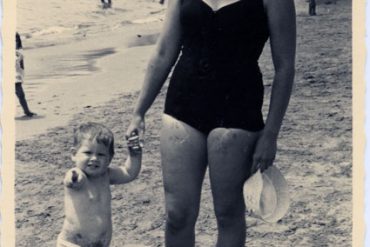 Alicia con su hija Alicita Salcedo, julio de 1964- colecc. Familia Salcedo.