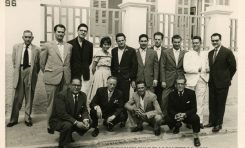Manolo Salcedo ( con la flor en la solapa),  posa con sus compañeros de Italcable, 1959.- colecc. Familia Salcedo.