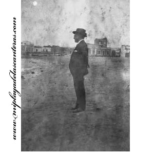 Saulo Torón en la playa de las Canteras, sobre 1925-1930