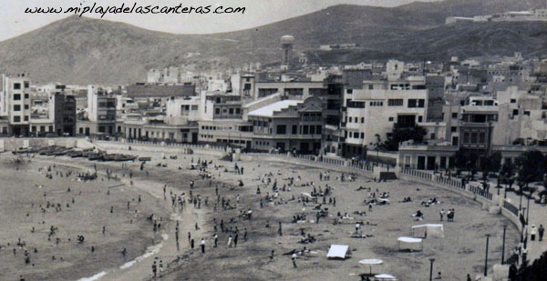 La playa de Las Canteras en 1950.