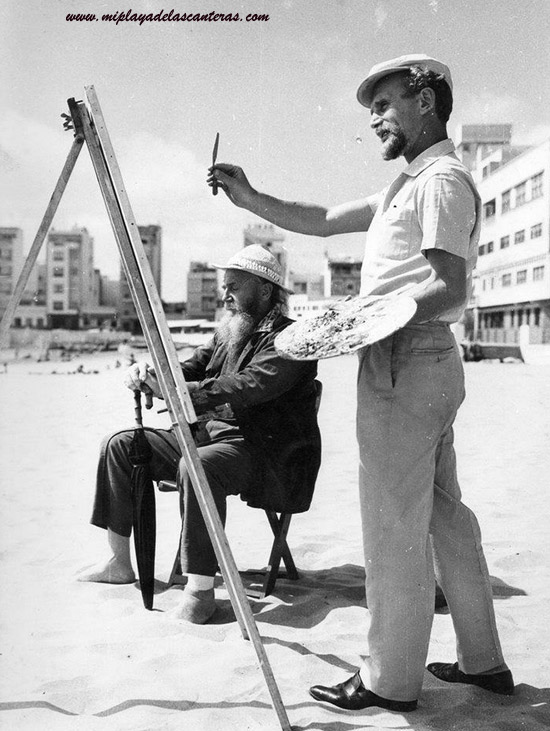 Rudolf Ackermann pintando en la playa de Las Canteras. 1962.