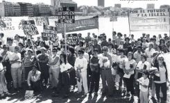 Manifestación contra la construcción del auditorio en la zona de La Puntilla. Década de los 90