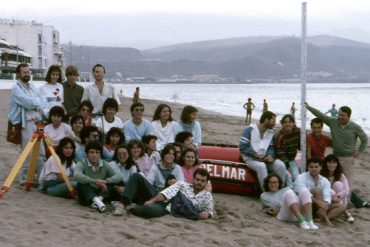 1ª Promoción de Ciencias del Mar (1982) de practicas en la playa de Las Canteras