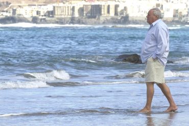 El poeta que paseaba por la playa (Recordando a Manuel Padorno)
