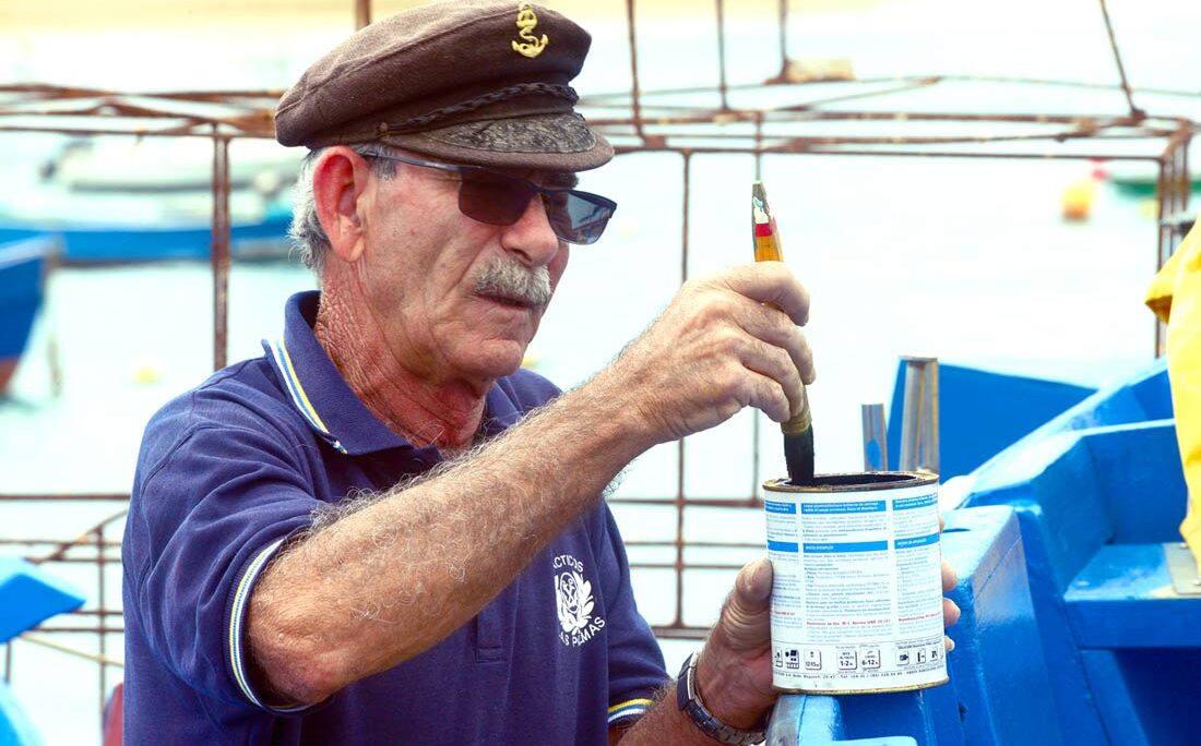 Paco Lucas, uno de los últimos pescadores de Las Canteras, cuenta sus saberes sobre la pesca