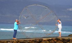 La agonía de la pesca artesanal en la bahía de El Confital