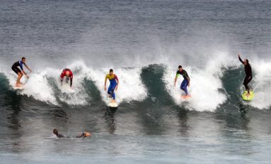 La bahía de El Confital: un lugar donde el surf es una religión