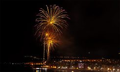 La ciudad dará la bienvenida al año nuevo en Las Canteras con música y fuegos en ambos extremos de la playa