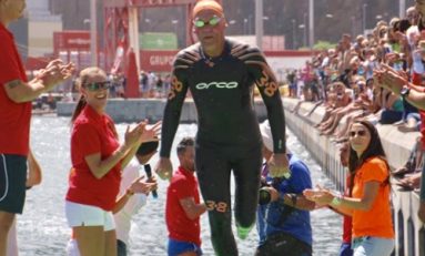 Carmelo Santana busca apoyos para su reto de dar la vuelta a Gran Canaria nadando