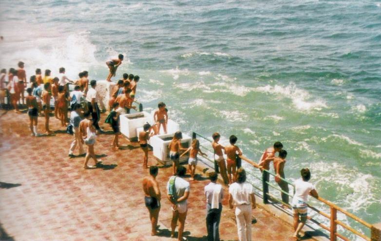 Años ochenta: salto al mar desde el muro Marrero