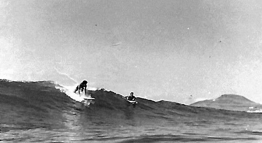 Surf en blanco y negro
