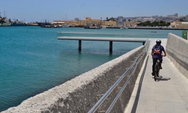 El Ayuntamiento abre al público el Frente Marítimo del Muelle de Santa Catalina situado junto a la Base Naval