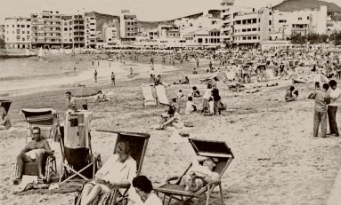 La playa de Las Canteras en 1966