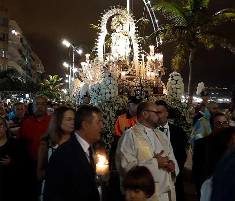 Nuestra Señora de la Luz pasea por Las Canteras