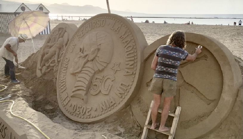 Debate ¿Son éticamente adecuadas las últimas esculturas de arena de Etual Ojeda ?