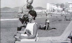 1967: sesión de peluquería en la misma playa
