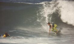Fallece Gustavo Sánchez, un histórico del surf en la Cícer