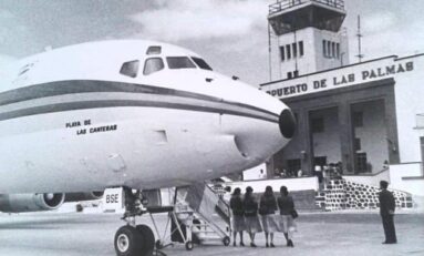 Un avión DC-8 de AVIACO llamado “Playa de las Canteras”