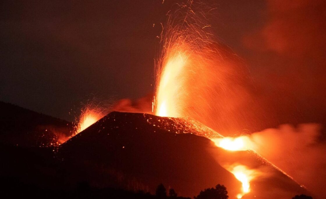 Un volcán más explosivo y fuerte de lo esperado