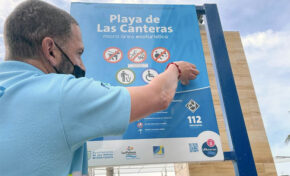 El Ayuntamiento prepara una nueva cartelería para las playas de la ciudad que refleje las nuevas ordenanzas