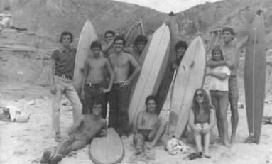 1972: surferos en la playa de El Confital