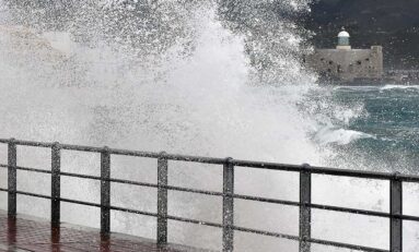 El Ayuntamiento cierra los parques vallados y suspende las actividades al aire libre debido a la alerta por vientos y fenómenos costeros