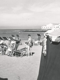 1960: ambiente en la playa de Las Canteras