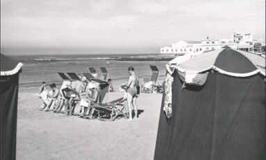 1960: ambiente en la playa de Las Canteras