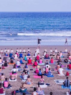 Este domingo: yoga multitudinario para toda la familia en la Cícer para celebrar el «Día Mundial del Yoga». Apúntate  🙏